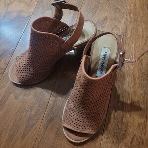Steve Madden tan wedges